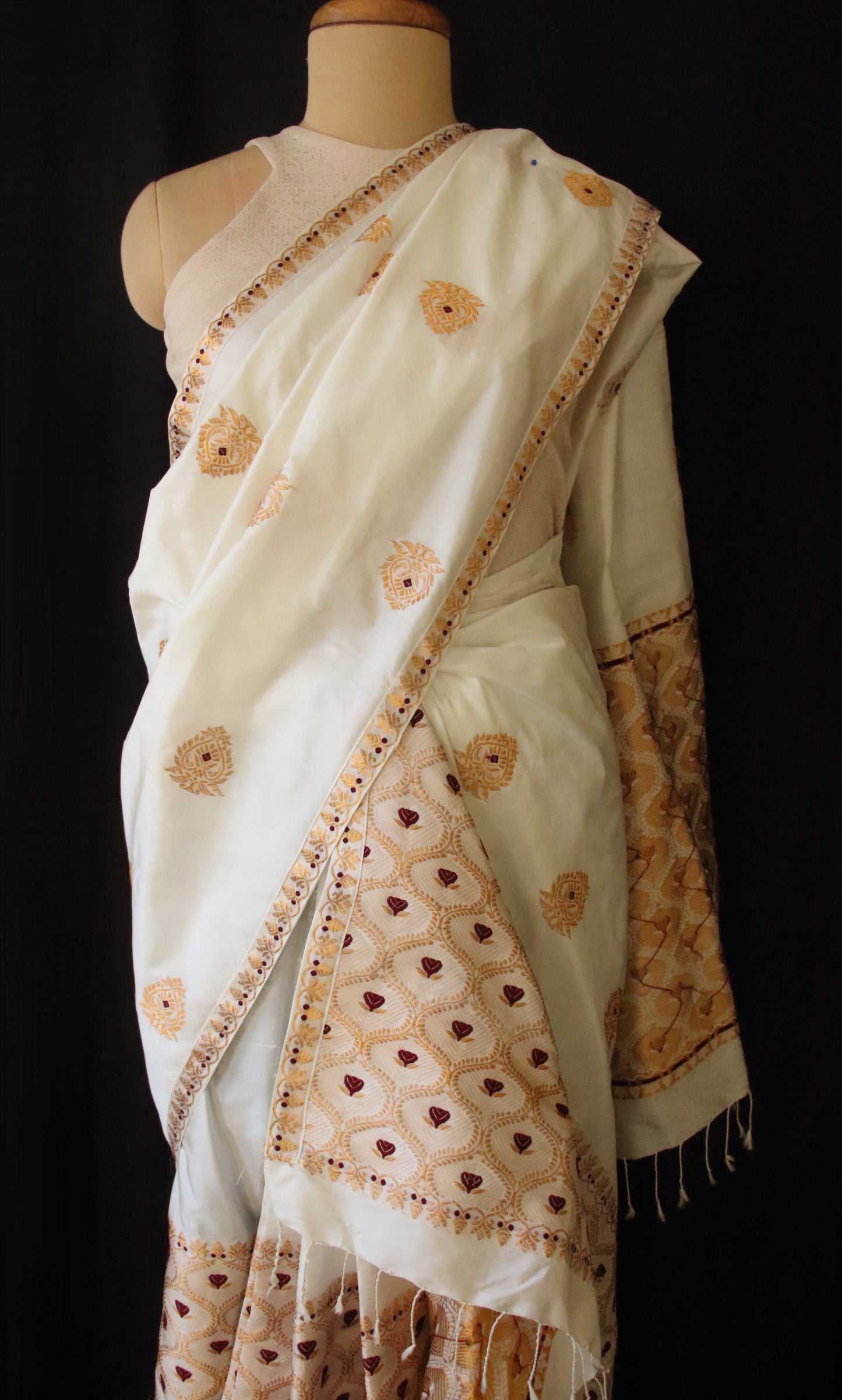 Natural White Handloom Mulberry Silk Mekhla Chador Set