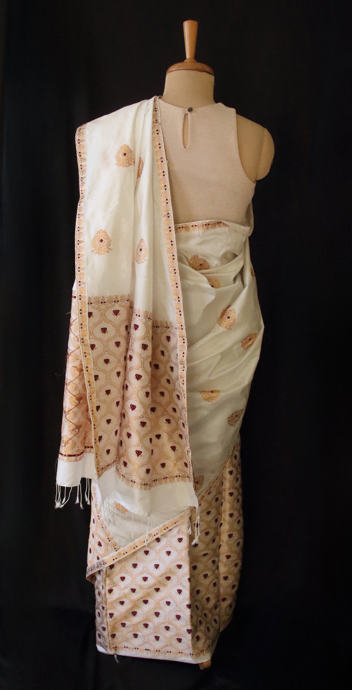 Natural White Handloom Mulberry Silk Mekhla Chador Set