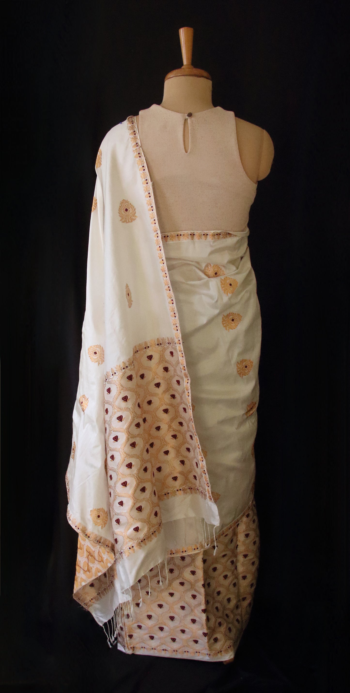 Natural White Handloom Mulberry Silk Mekhla Chador Set