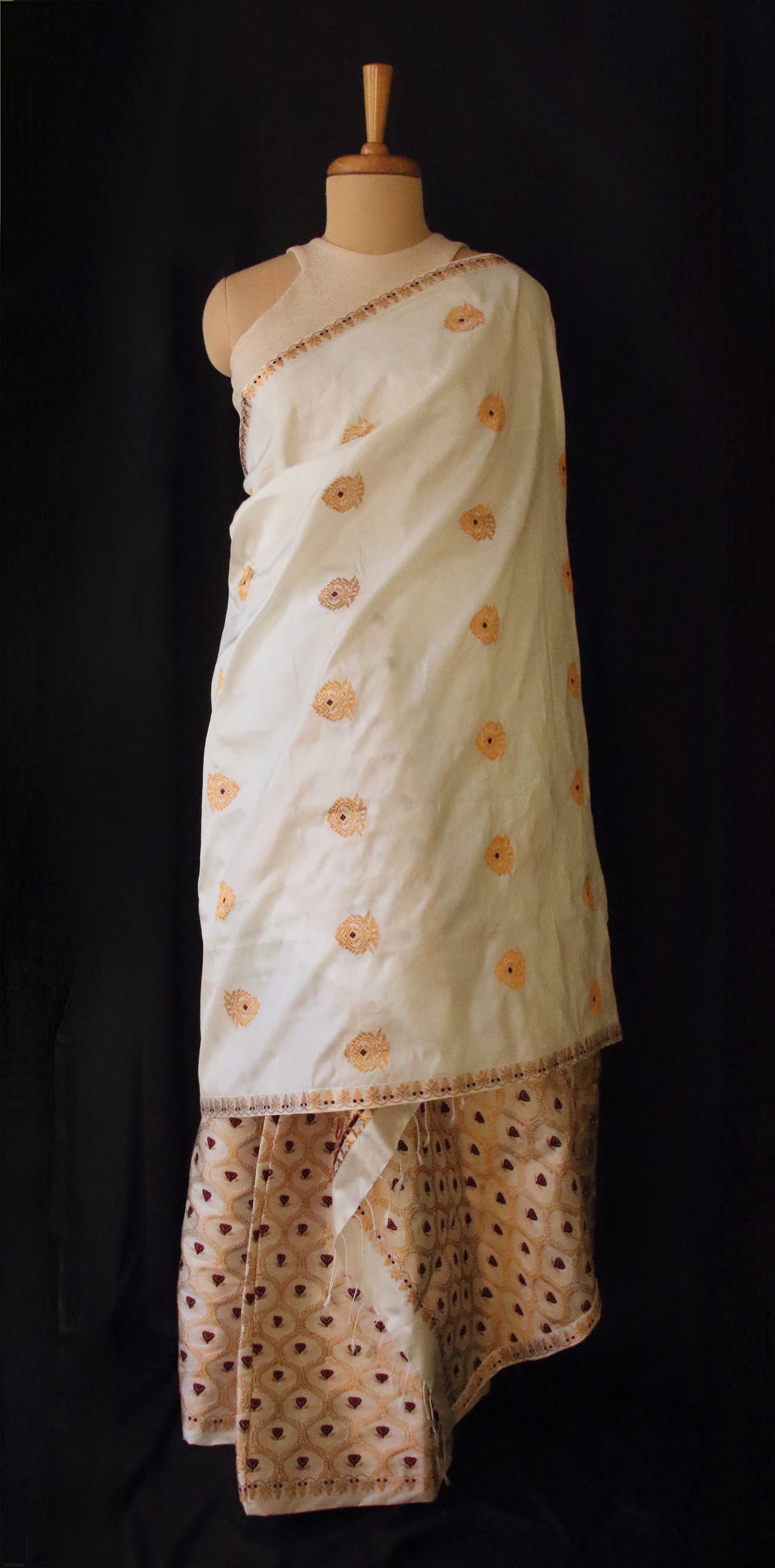 Natural White Handloom Mulberry Silk Mekhla Chador Set