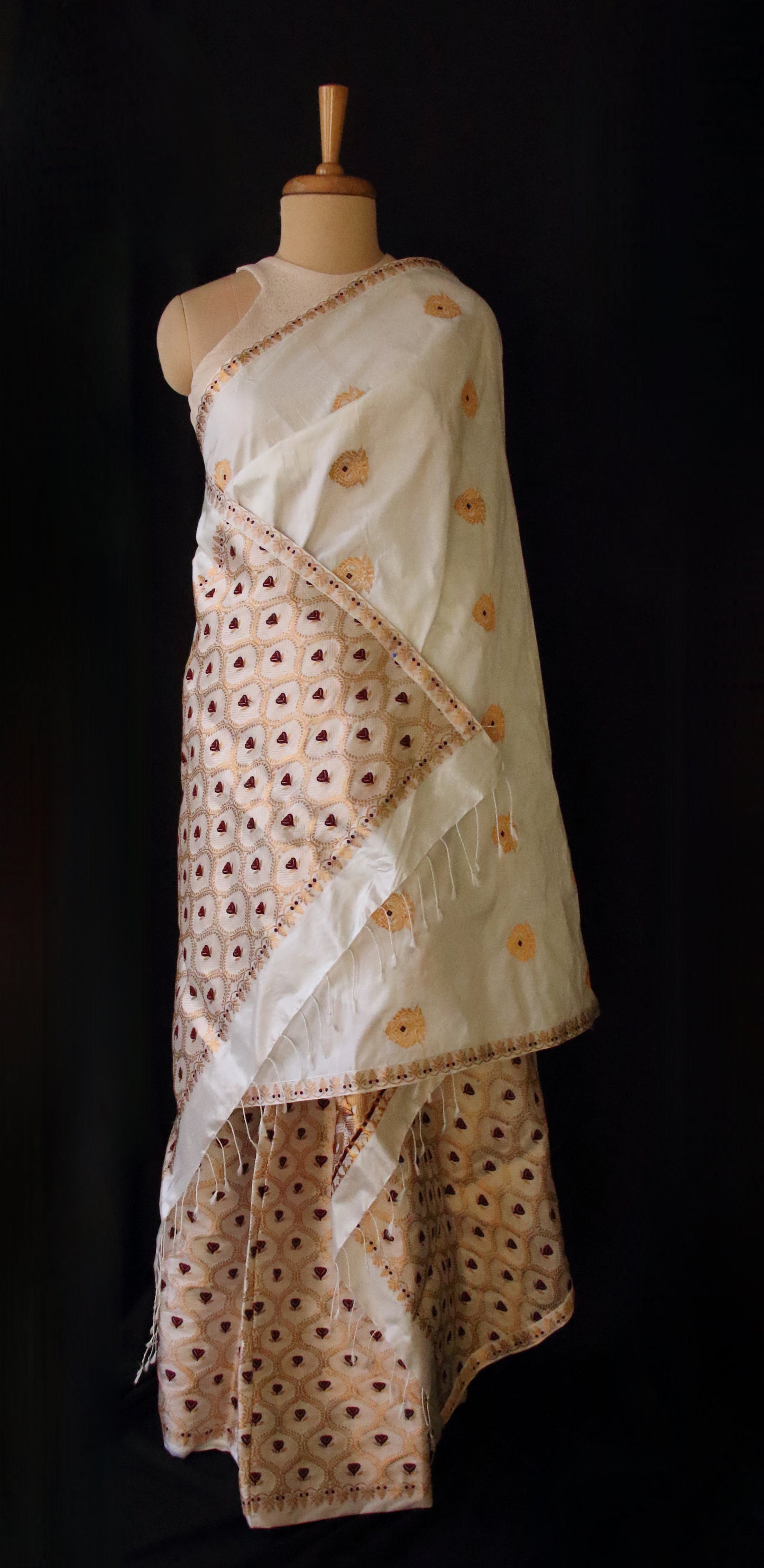 Natural White Handloom Mulberry Silk Mekhla Chador Set