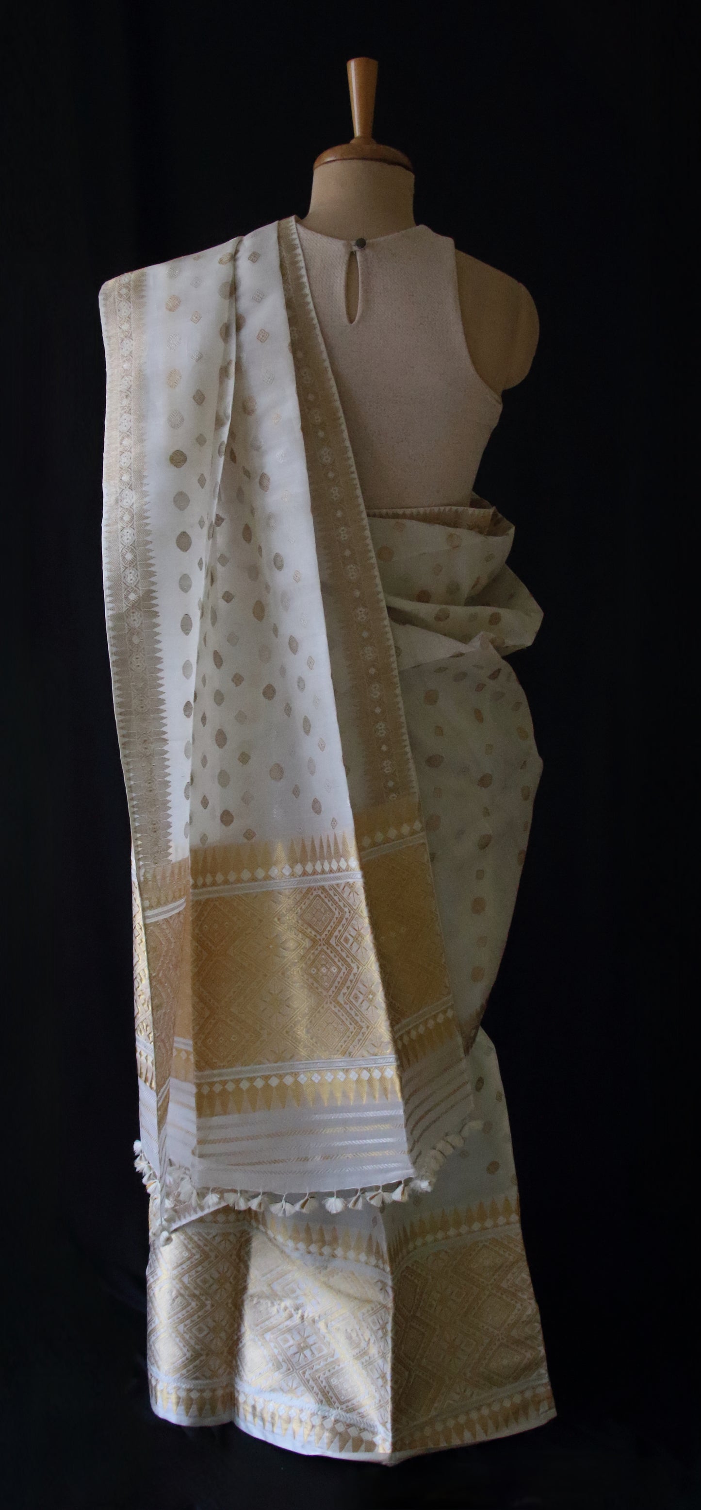Natural Off White Colour Traditional Handloom Mulberry Silk Mekhla Chador Set