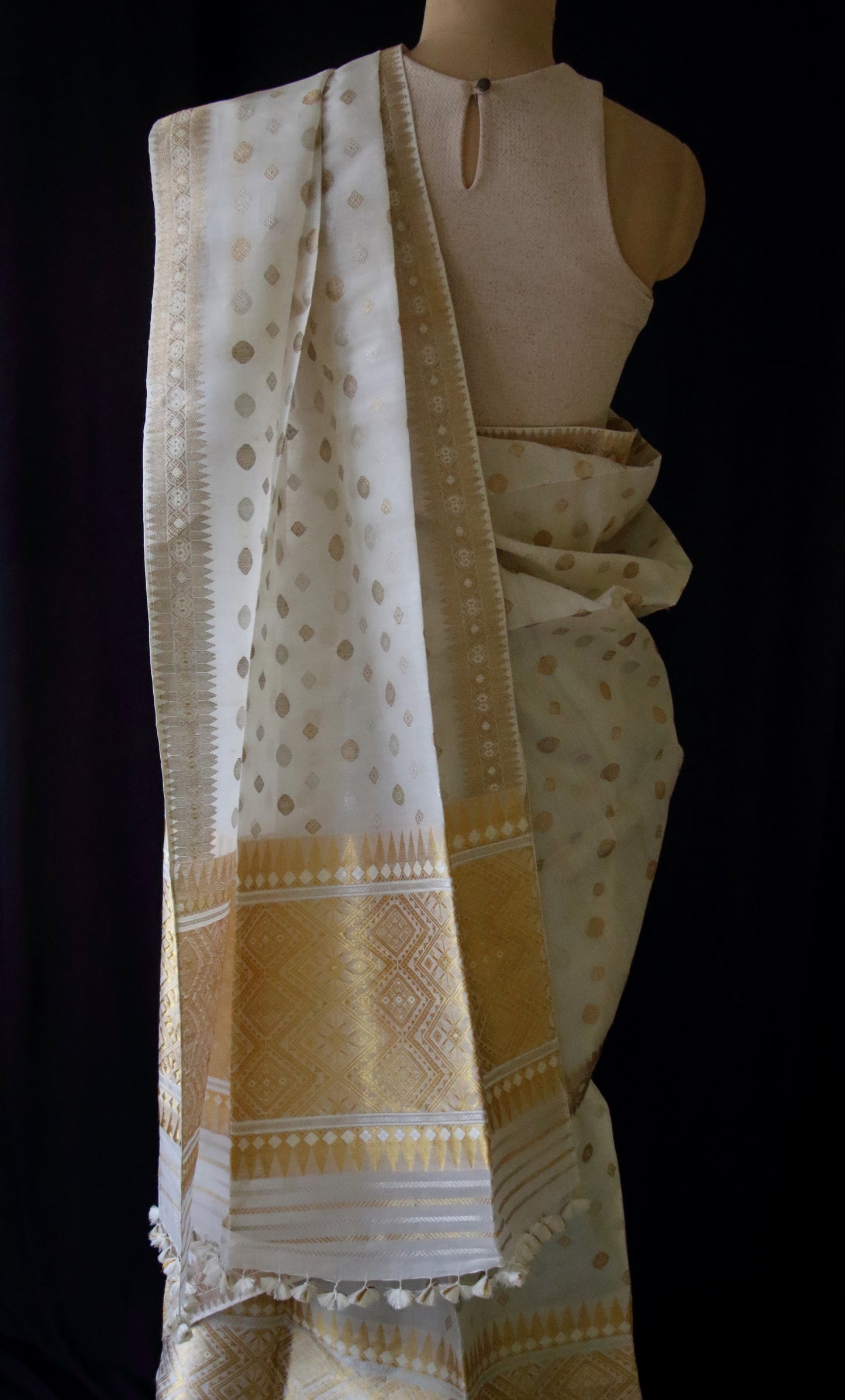 Natural Off White Colour Traditional Handloom Mulberry Silk Mekhla Chador Set
