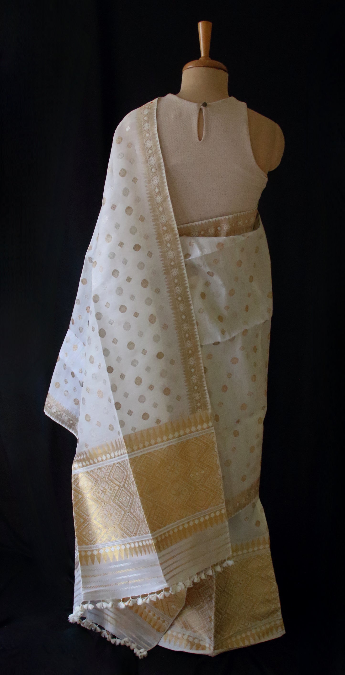 Natural Off White Colour Traditional Handloom Mulberry Silk Mekhla Chador Set