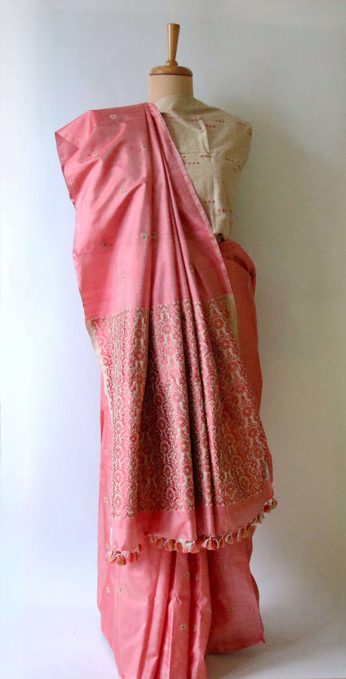 Pink Natural Dyed Handloom Mulberry Silk Saree With Contrast Blouse