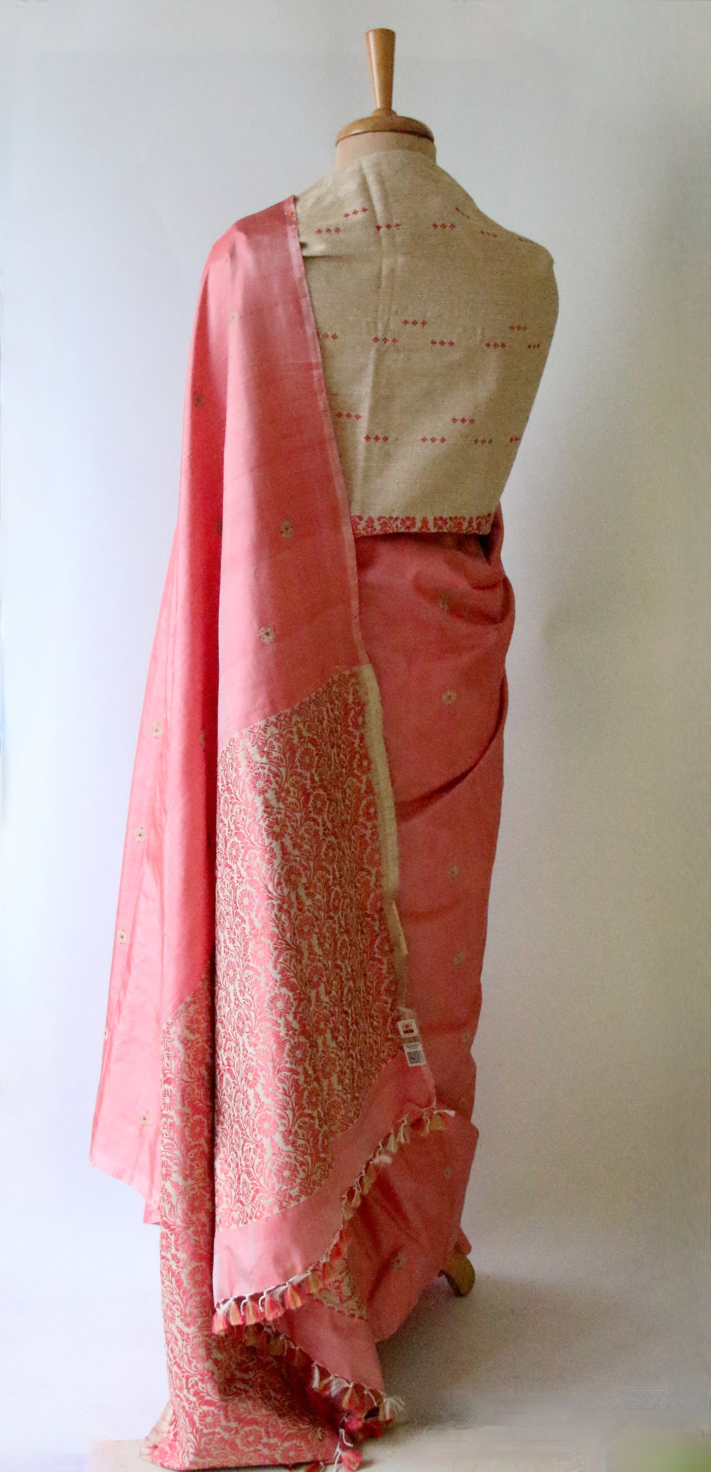 Pink Natural Dyed Handloom Mulberry Silk Saree With Contrast Blouse