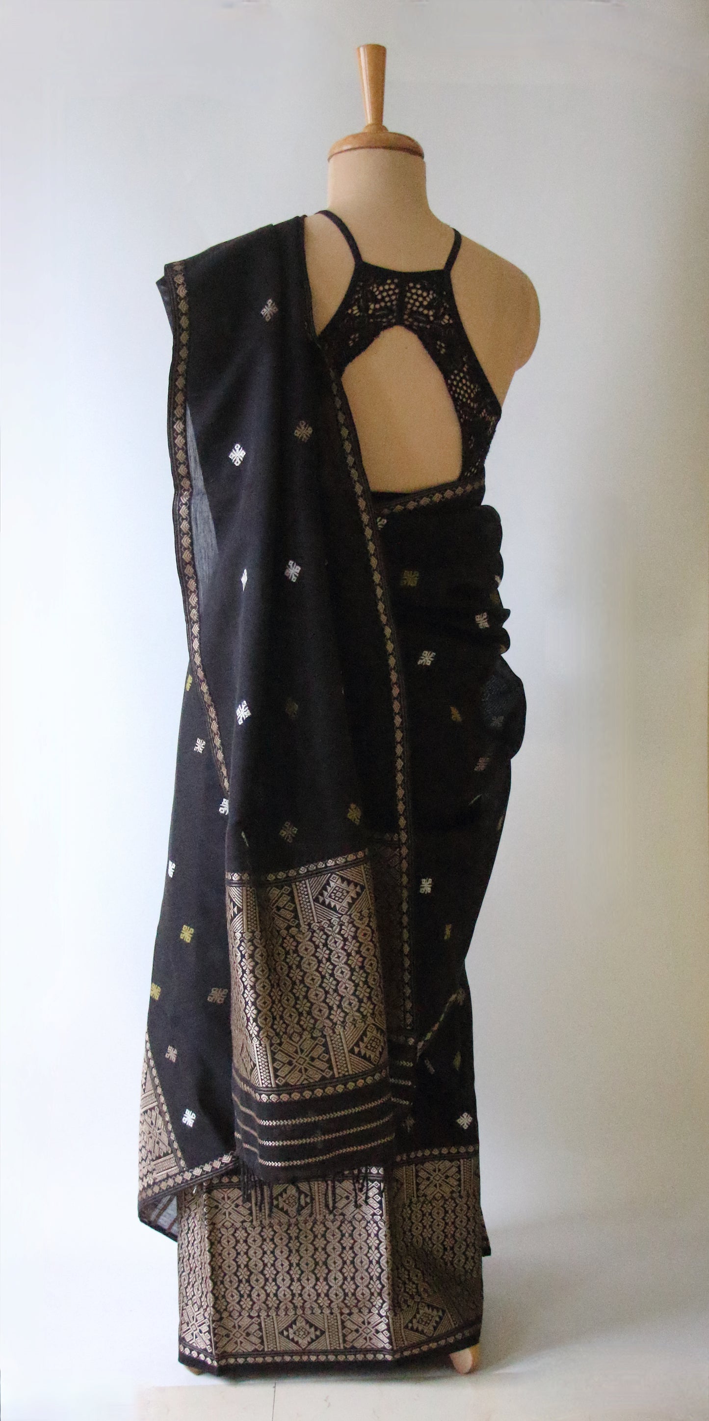 Dark Grey Cotton Silk Handloom Mekhela Chador Set from Assam