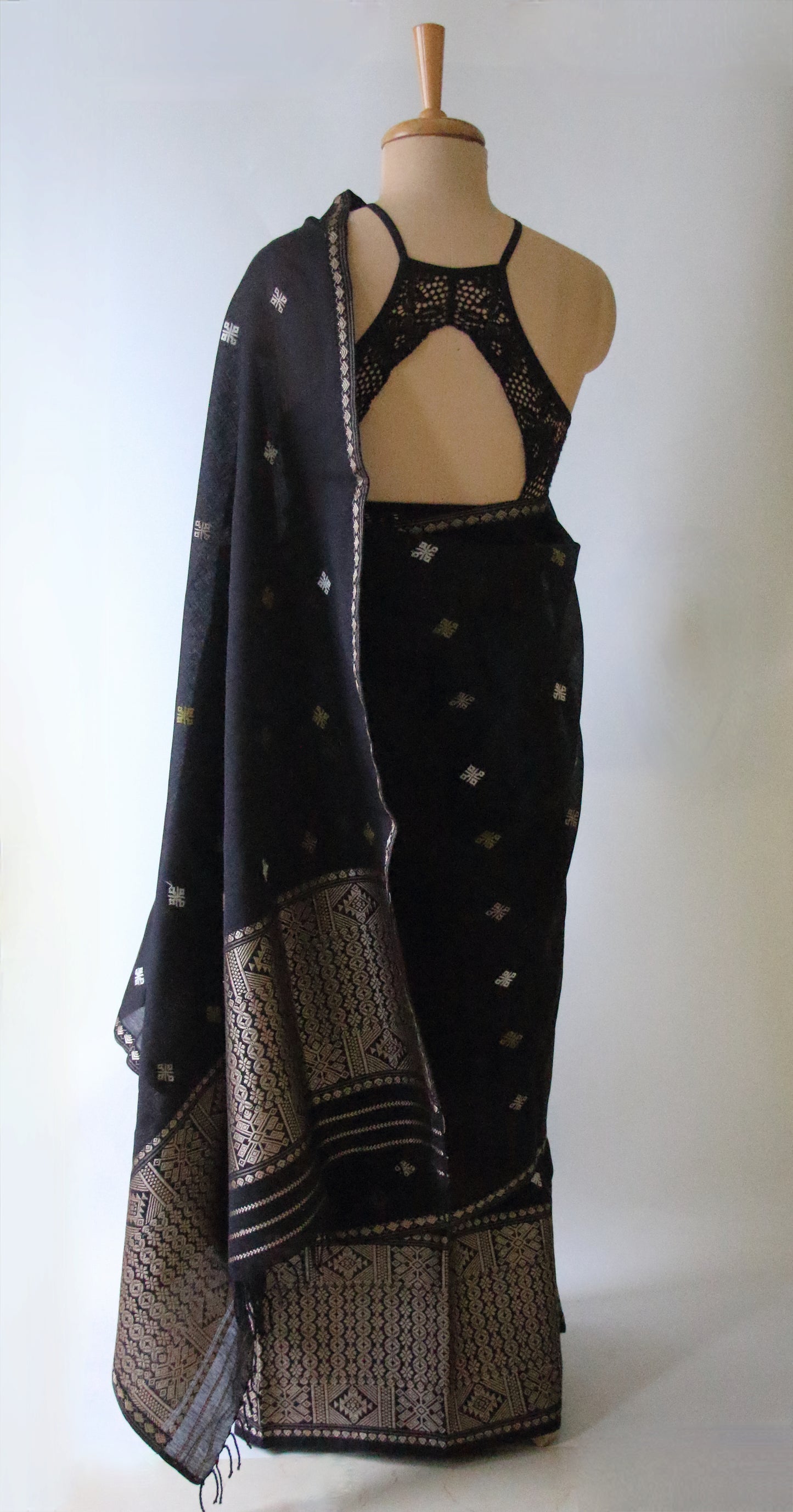 Dark Grey Cotton Silk Handloom Mekhela Chador Set from Assam