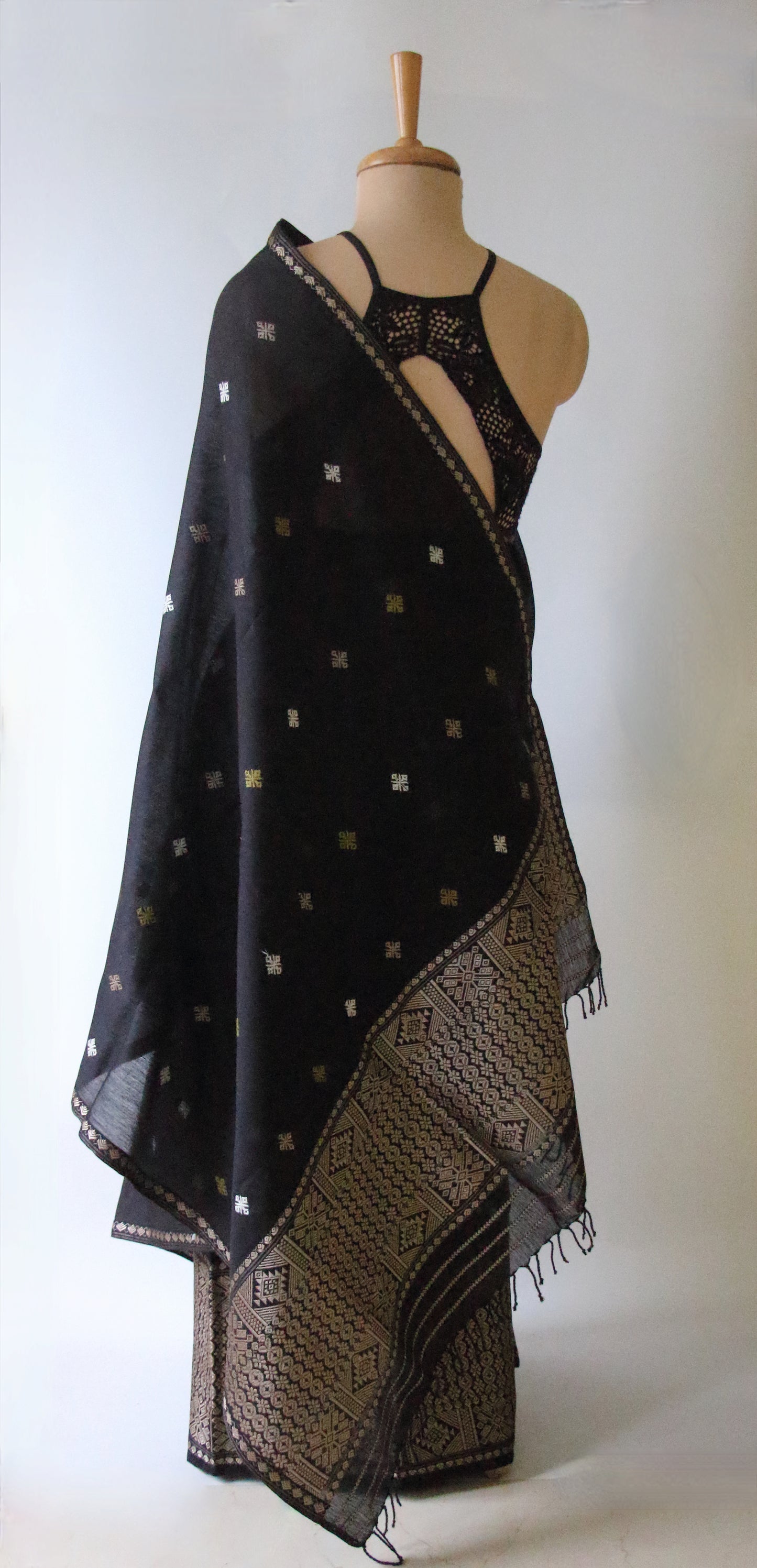 Dark Grey Cotton Silk Handloom Mekhela Chador Set from Assam