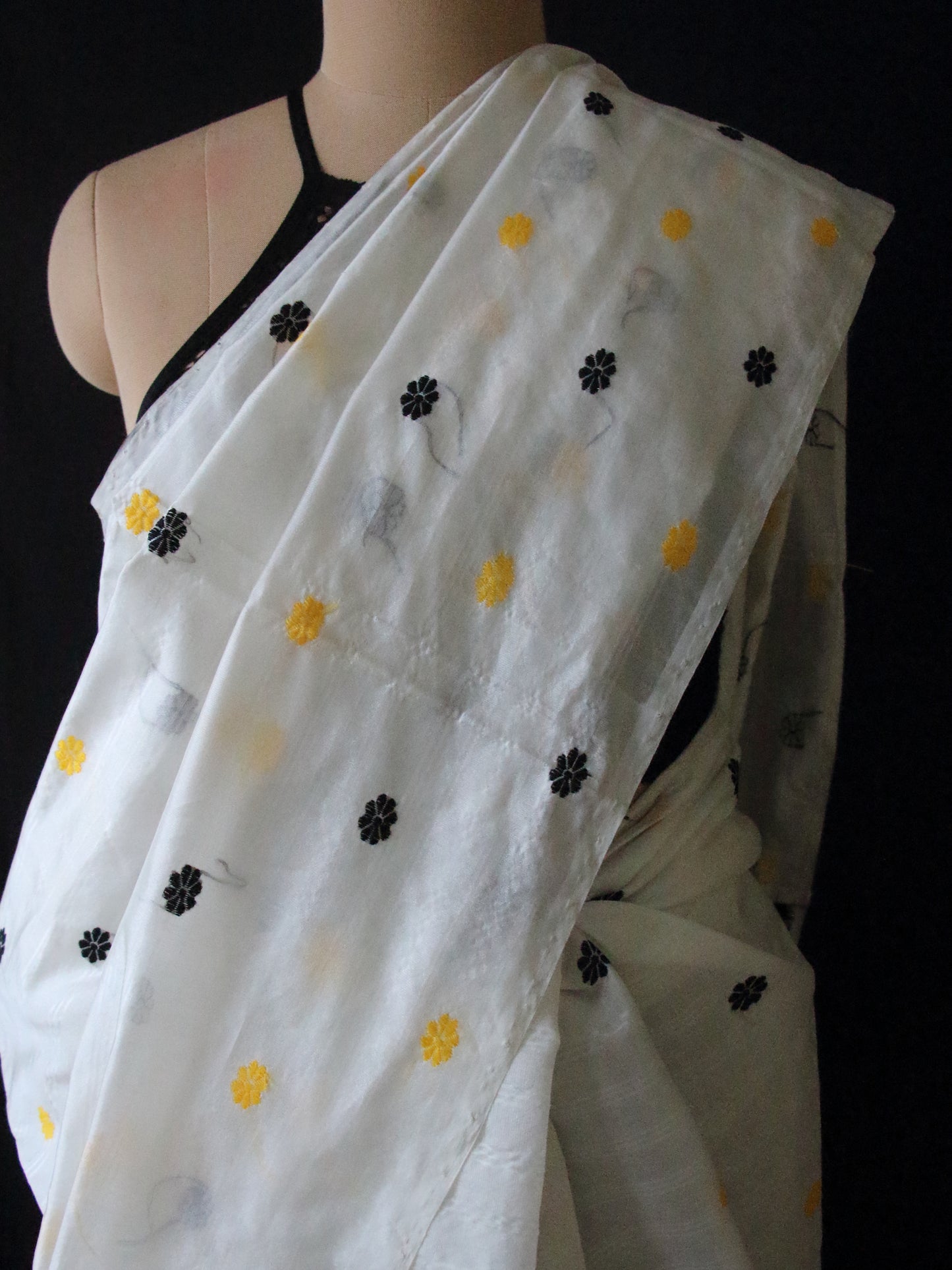 Natural White Handloom Silk Saree with chequered effect from Assam