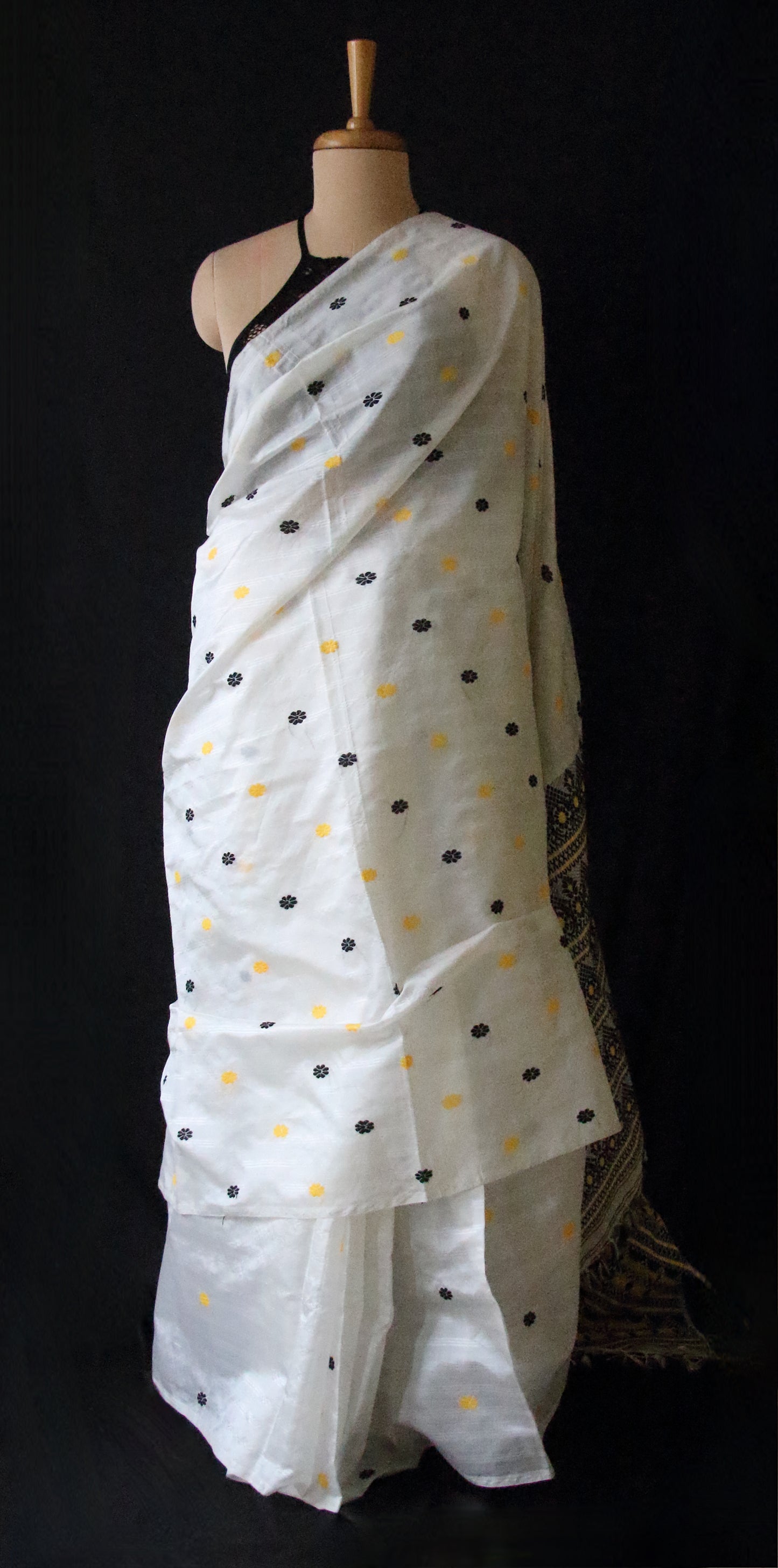 Natural White Handloom Silk Saree with chequered effect from Assam