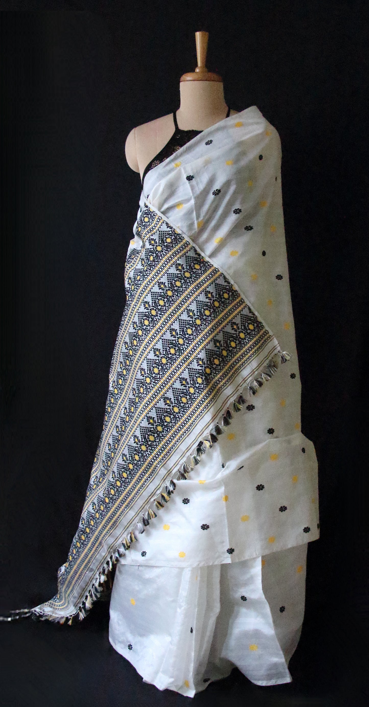 Natural White Handloom Silk Saree with chequered effect from Assam