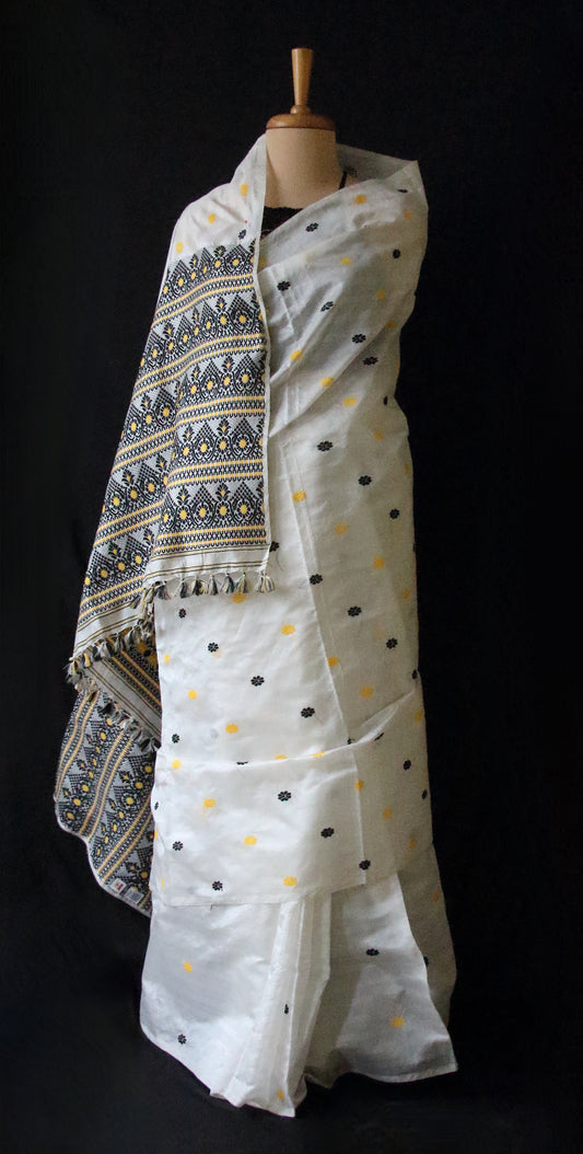 Natural White Handloom Silk Saree with chequered effect from Assam