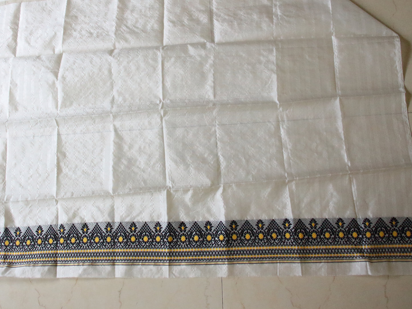 Natural White Handloom Silk Saree with chequered effect from Assam