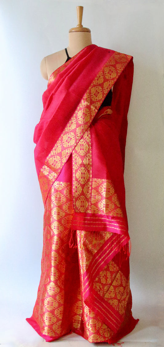 Magenta Pink  Handloom Mulberry Silk Mekhla Chador Set