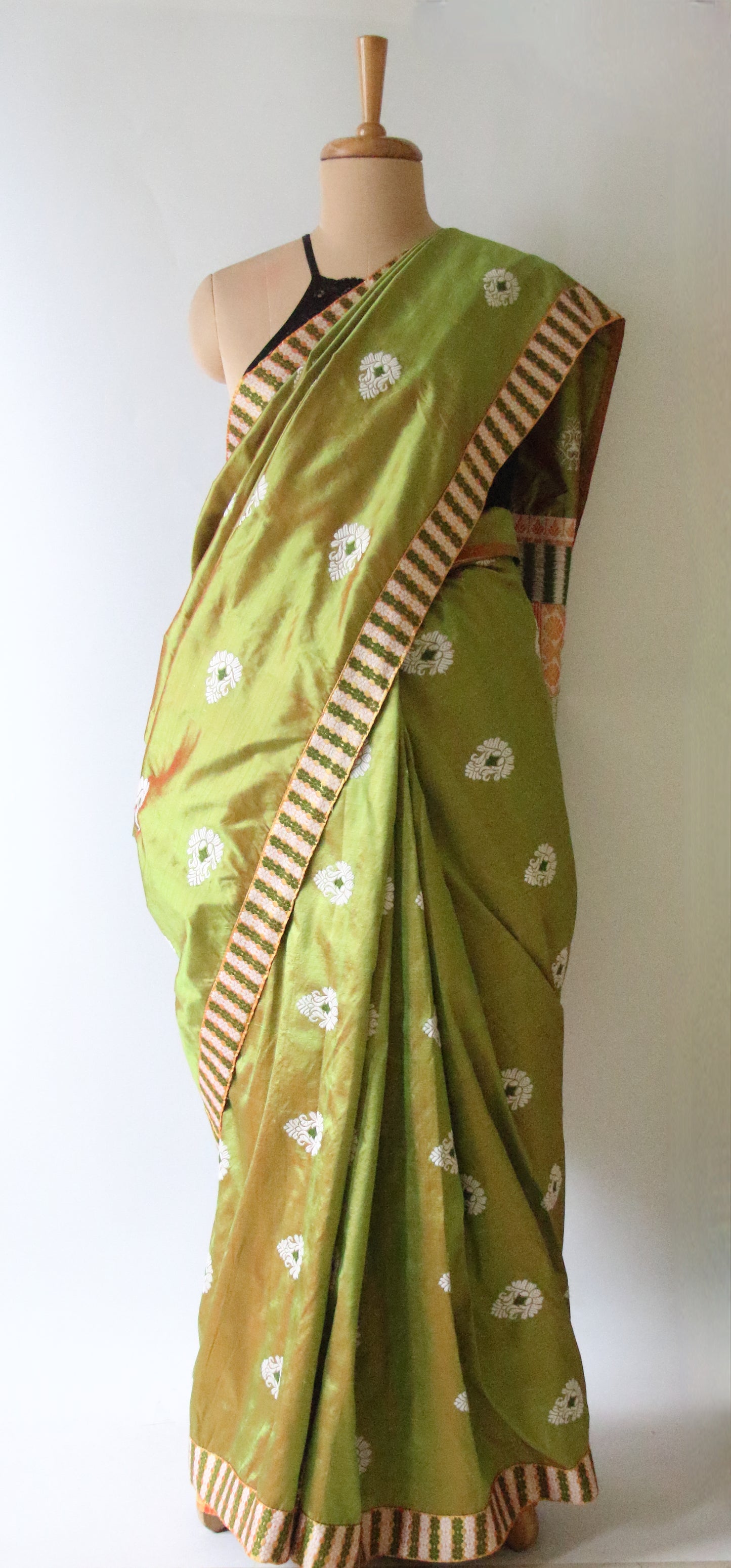 Two Tone Green Colour Handloom Mulberry Silk Saree from Assam