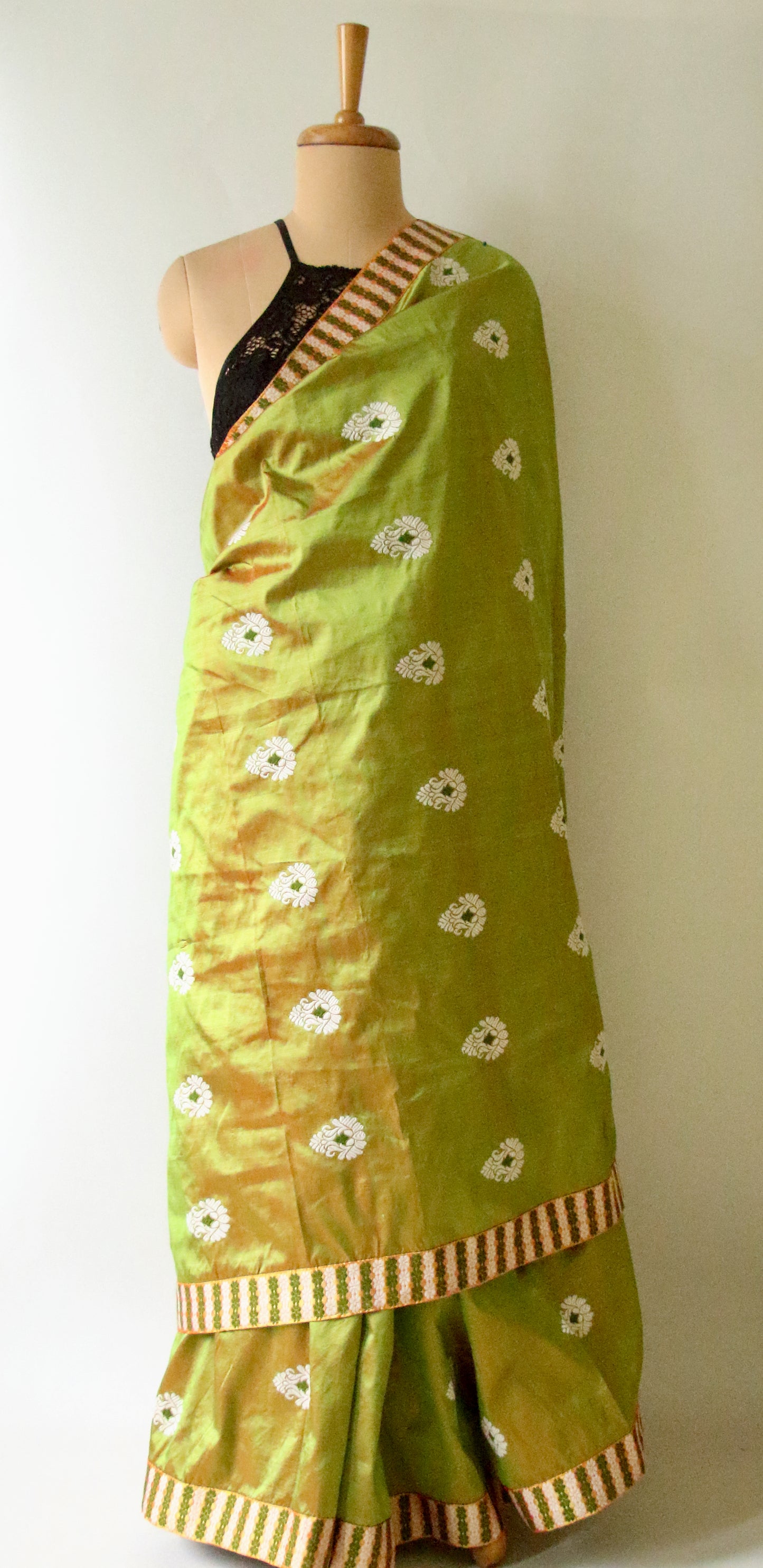 Two Tone Green Colour Handloom Mulberry Silk Saree from Assam