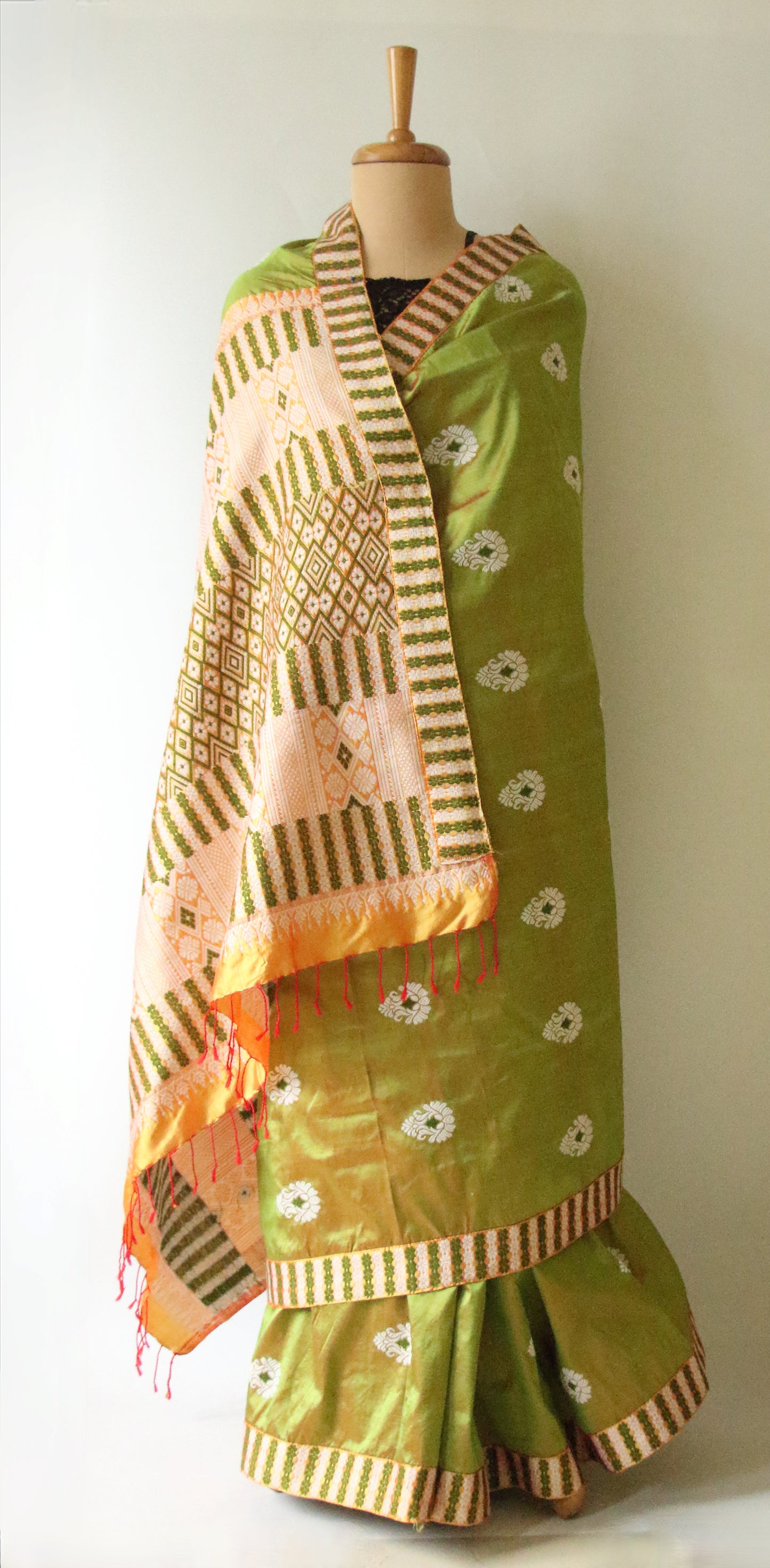 Two Tone Green Colour Handloom Mulberry Silk Saree from Assam