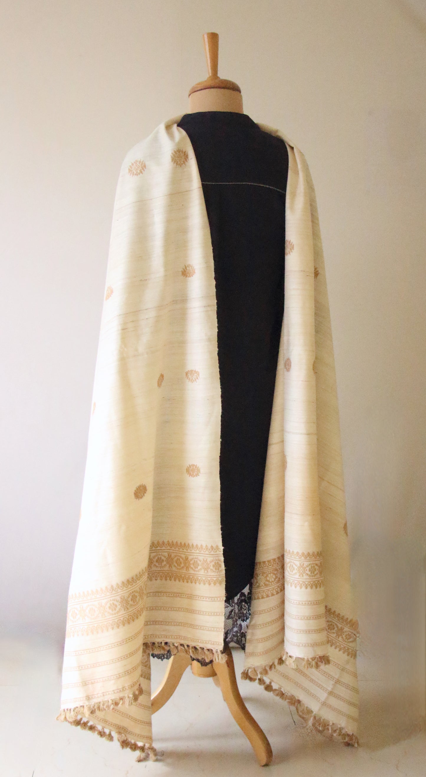 Handloom Eri Silk Shawl in hand spun yarns from Assam