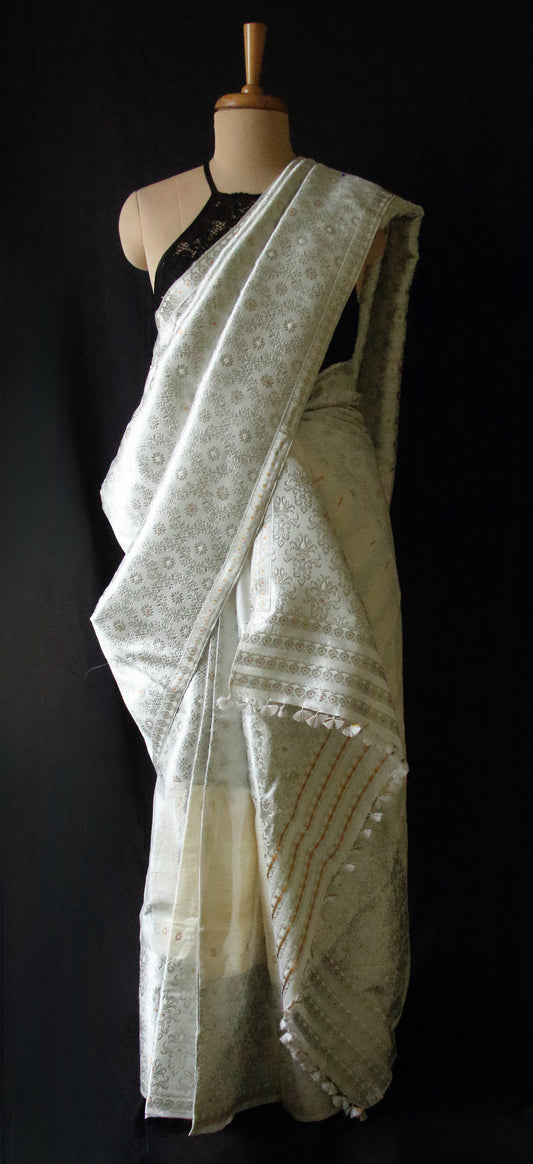 Bridal Natural White Handloom Mulberry Silk Mekhla Chador Set from Assam