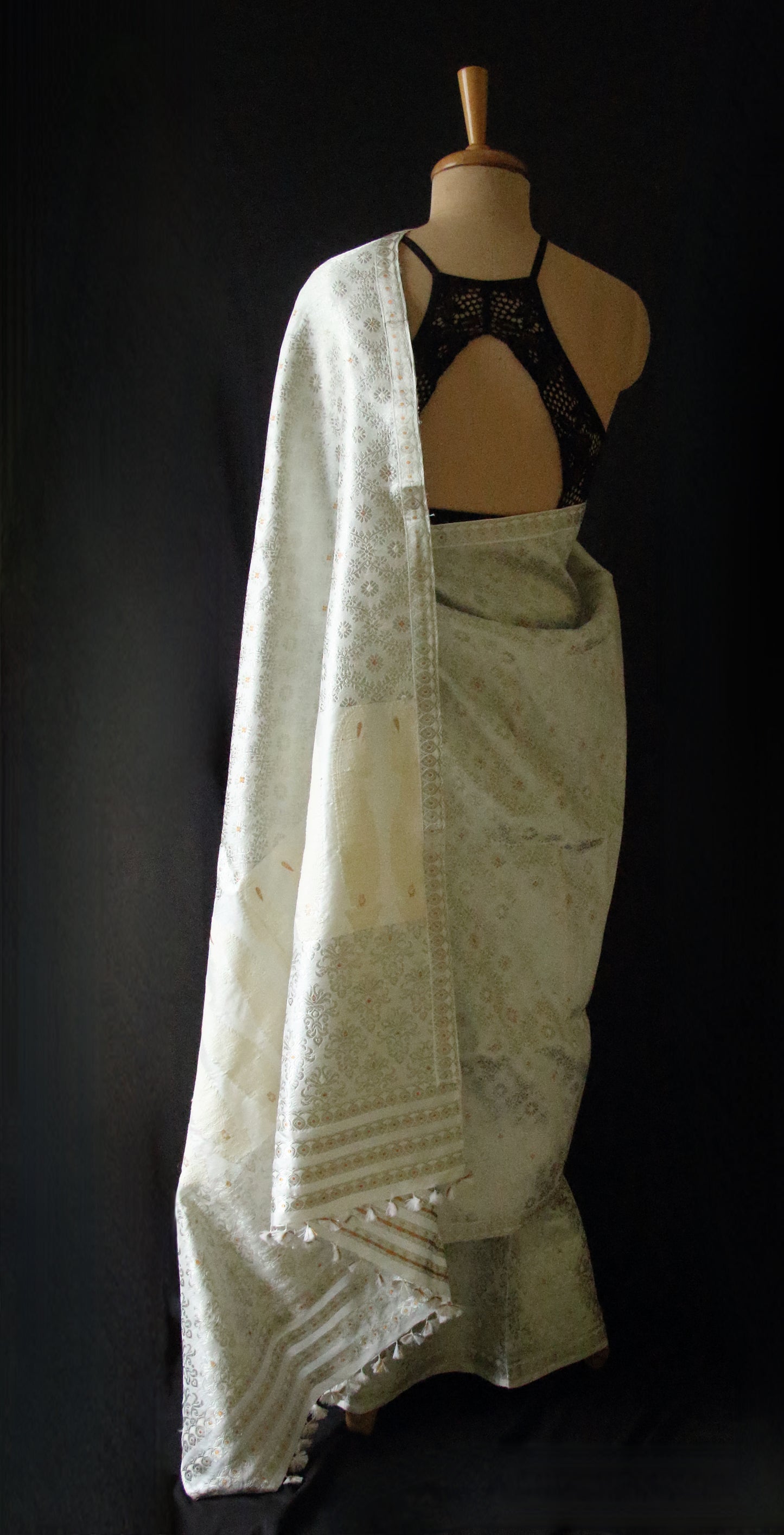 Bridal Natural White Handloom Mulberry Silk Mekhla Chador Set from Assam