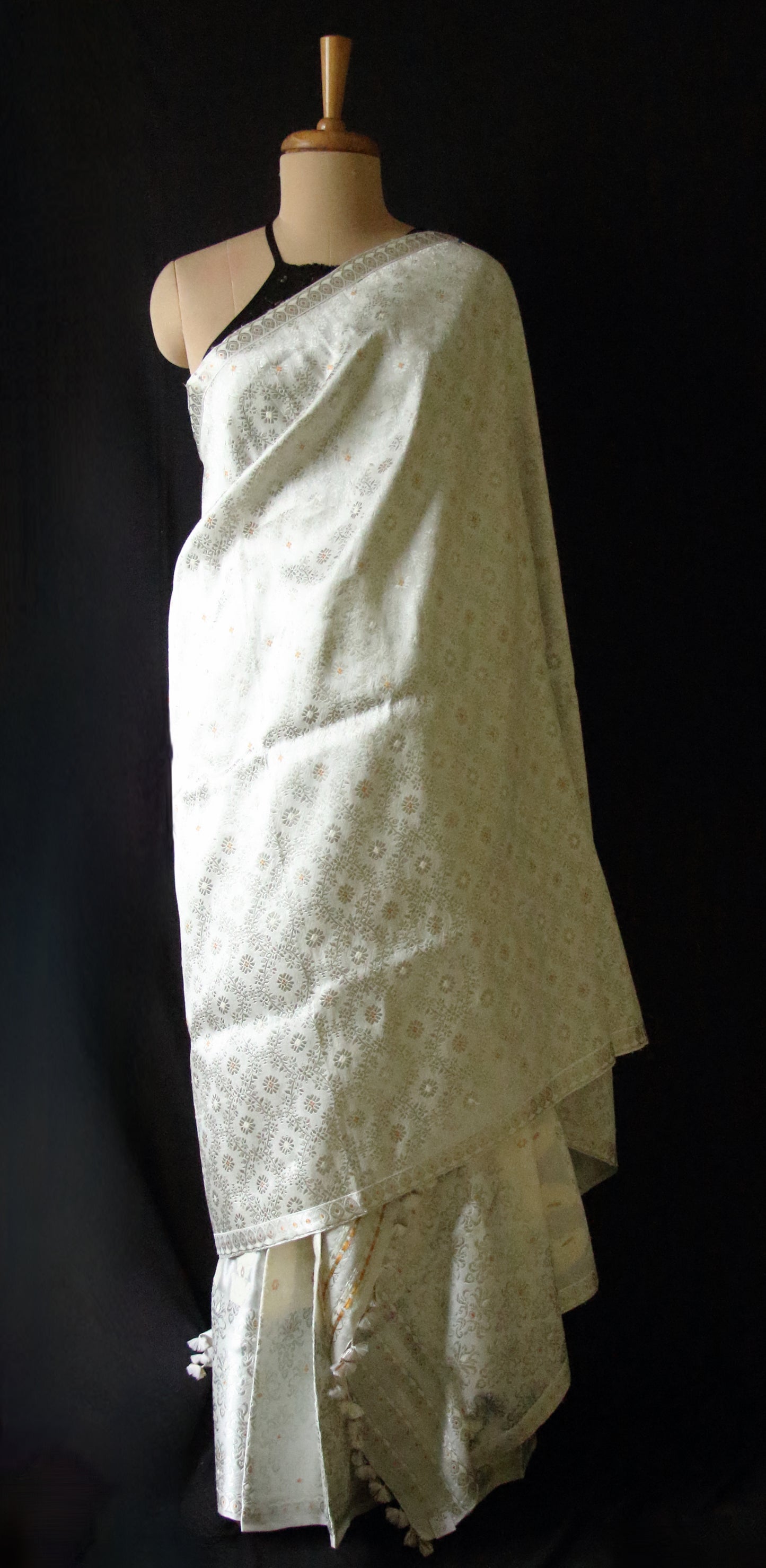 Bridal Natural White Handloom Mulberry Silk Mekhla Chador Set from Assam