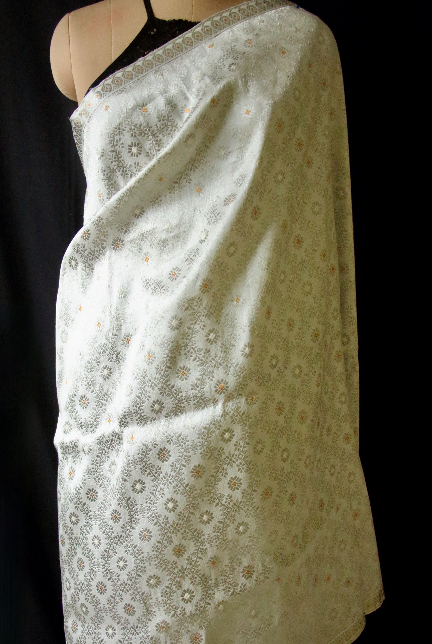 Bridal Natural White Handloom Mulberry Silk Mekhla Chador Set from Assam