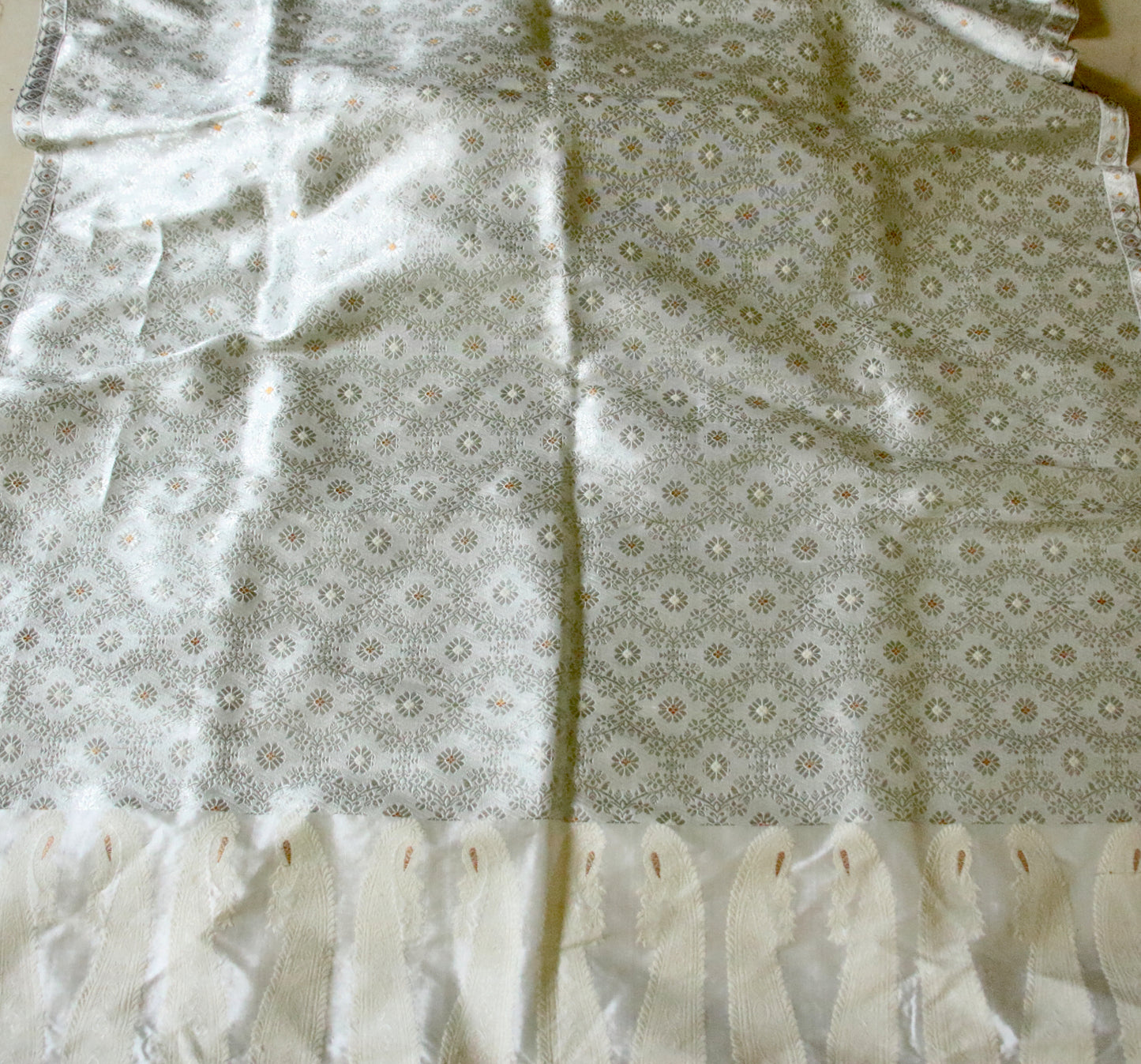Bridal Natural White Handloom Mulberry Silk Mekhla Chador Set from Assam