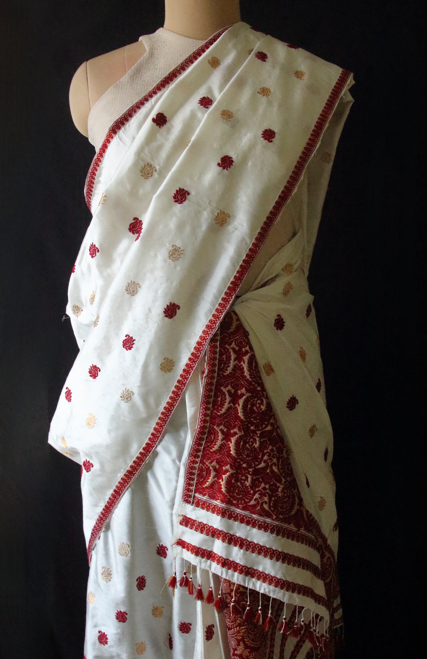 Natural White Traditional Handloom Mulberry Silk Mekhla Chador Set from Assam