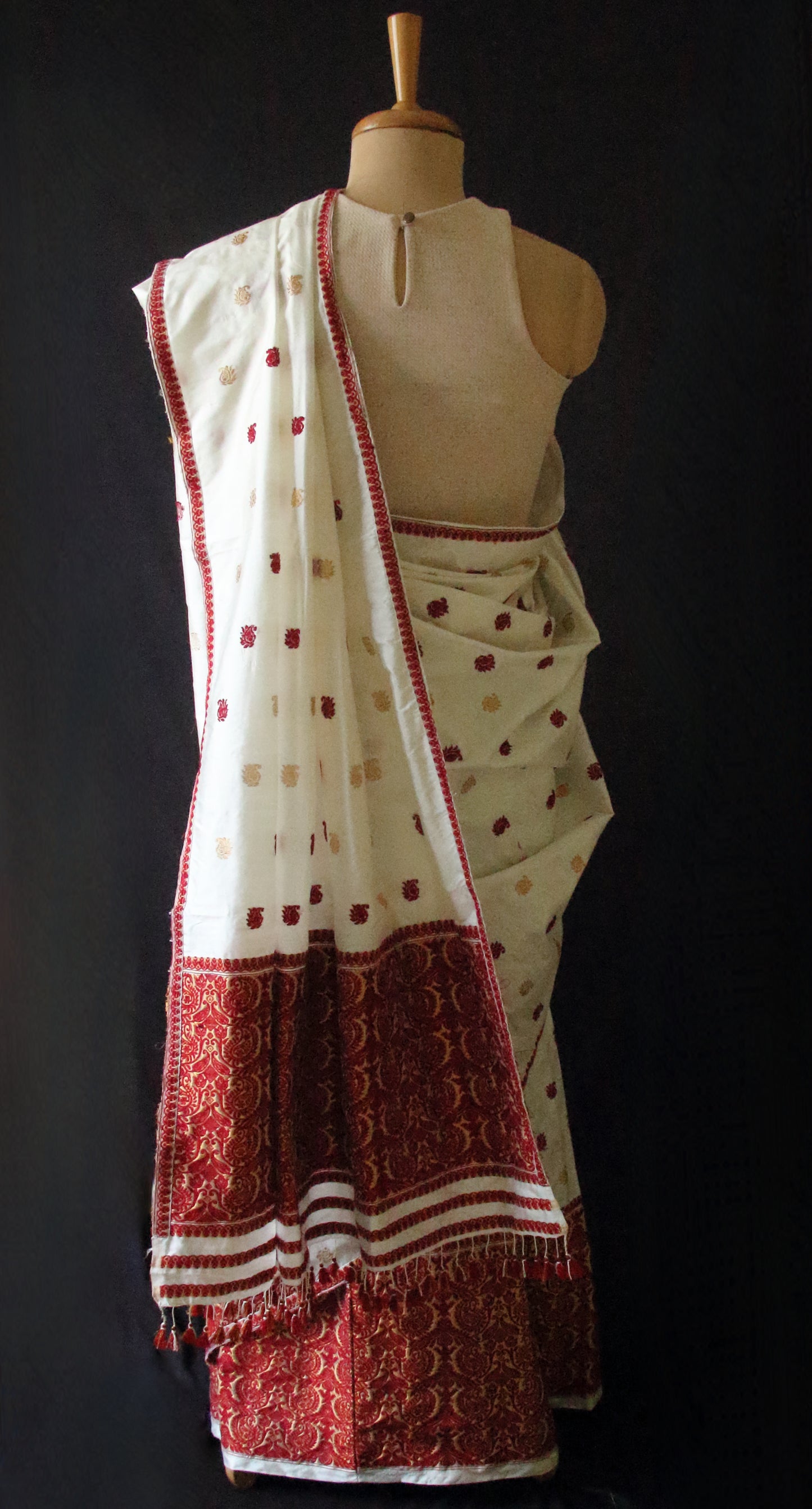 Natural White Traditional Handloom Mulberry Silk Mekhla Chador Set from Assam