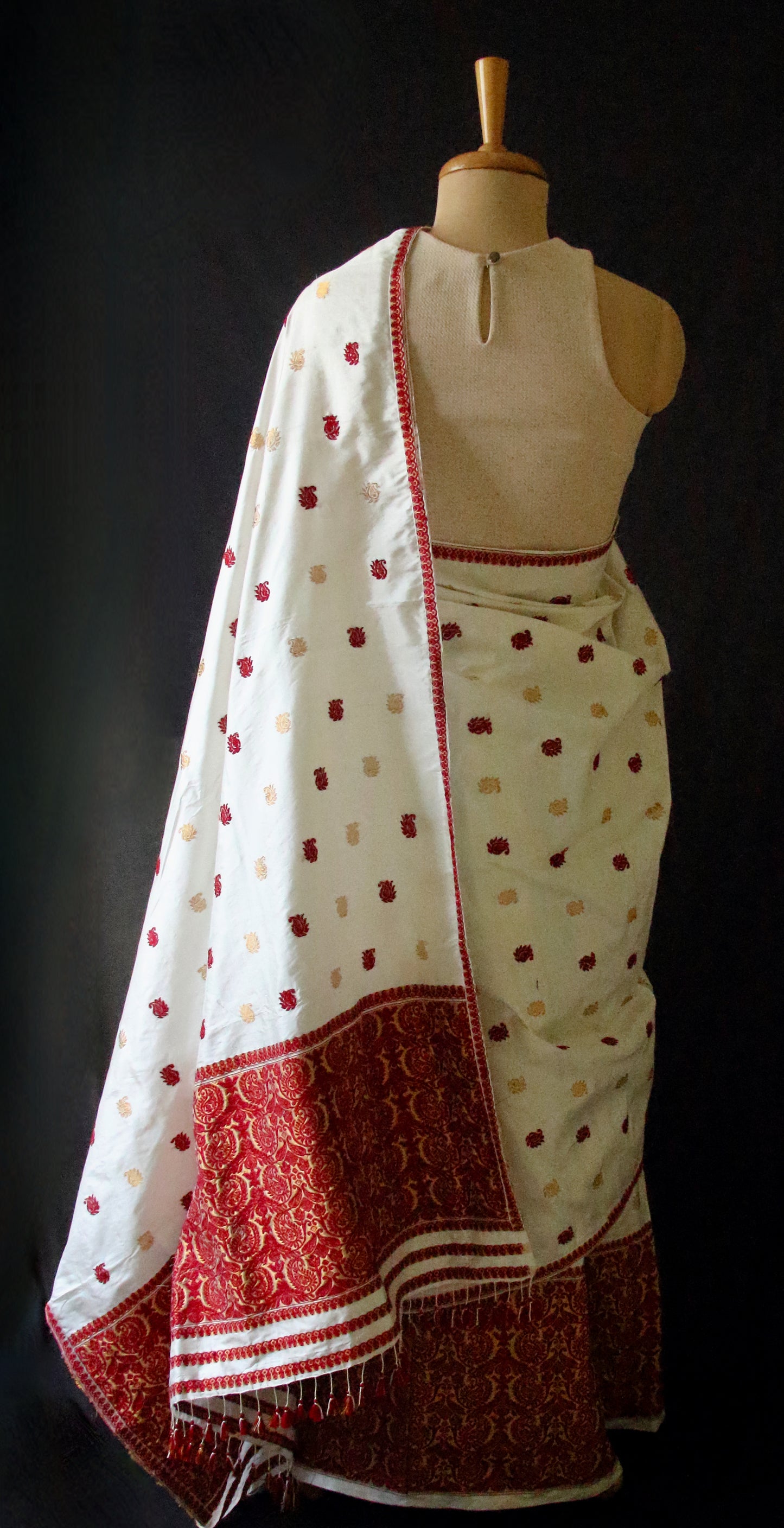 Natural White Traditional Handloom Mulberry Silk Mekhla Chador Set from Assam