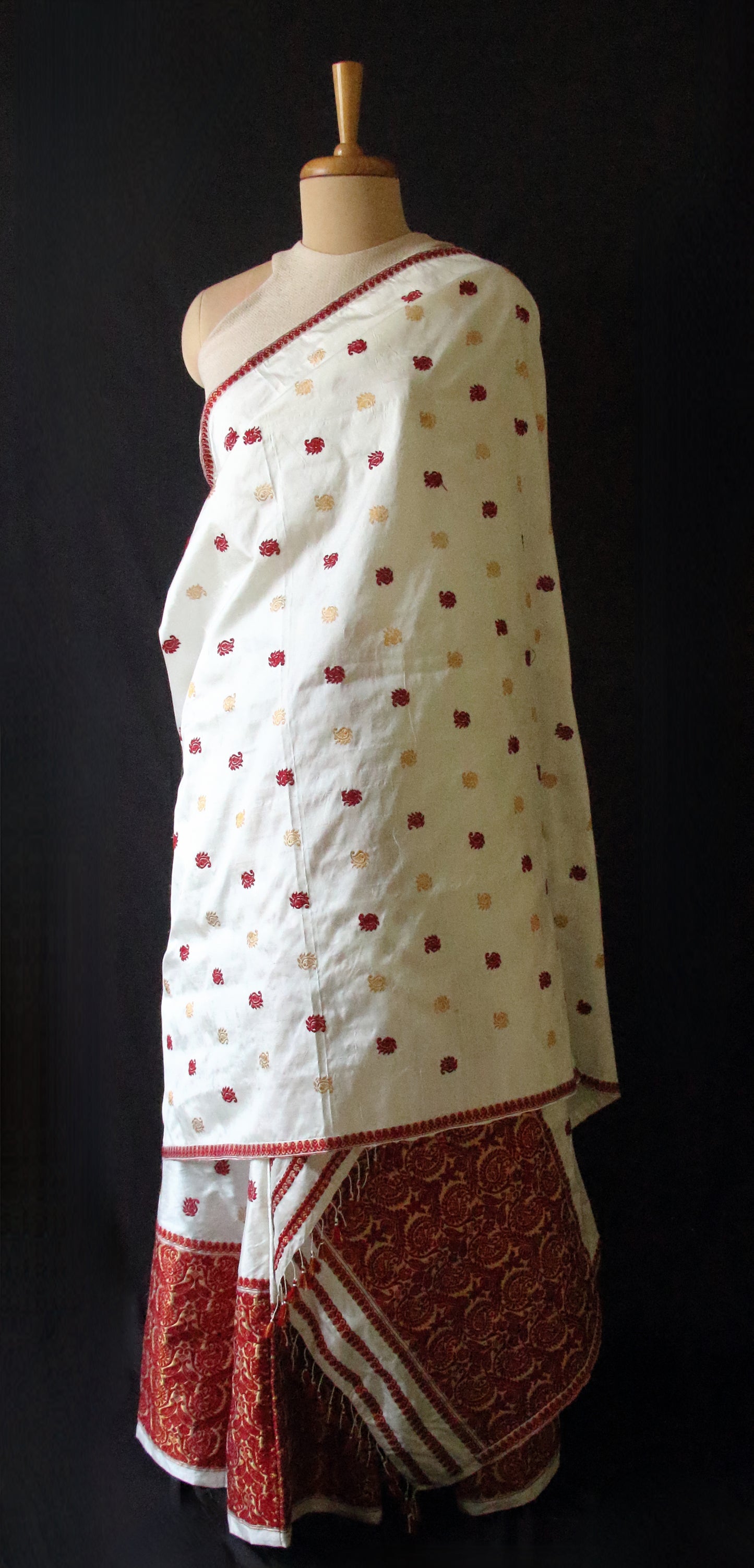 Natural White Traditional Handloom Mulberry Silk Mekhla Chador Set from Assam