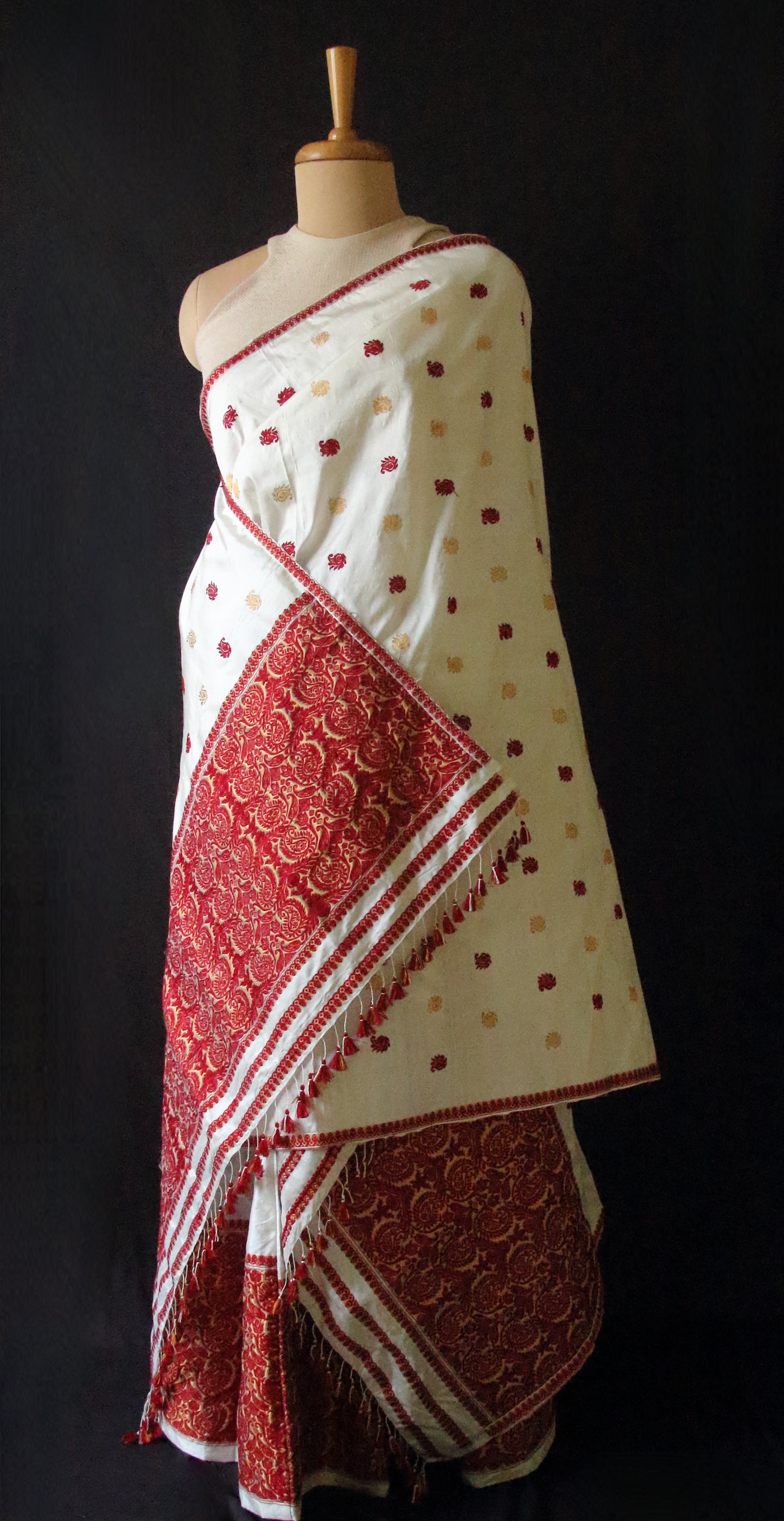 Natural White Traditional Handloom Mulberry Silk Mekhla Chador Set from Assam