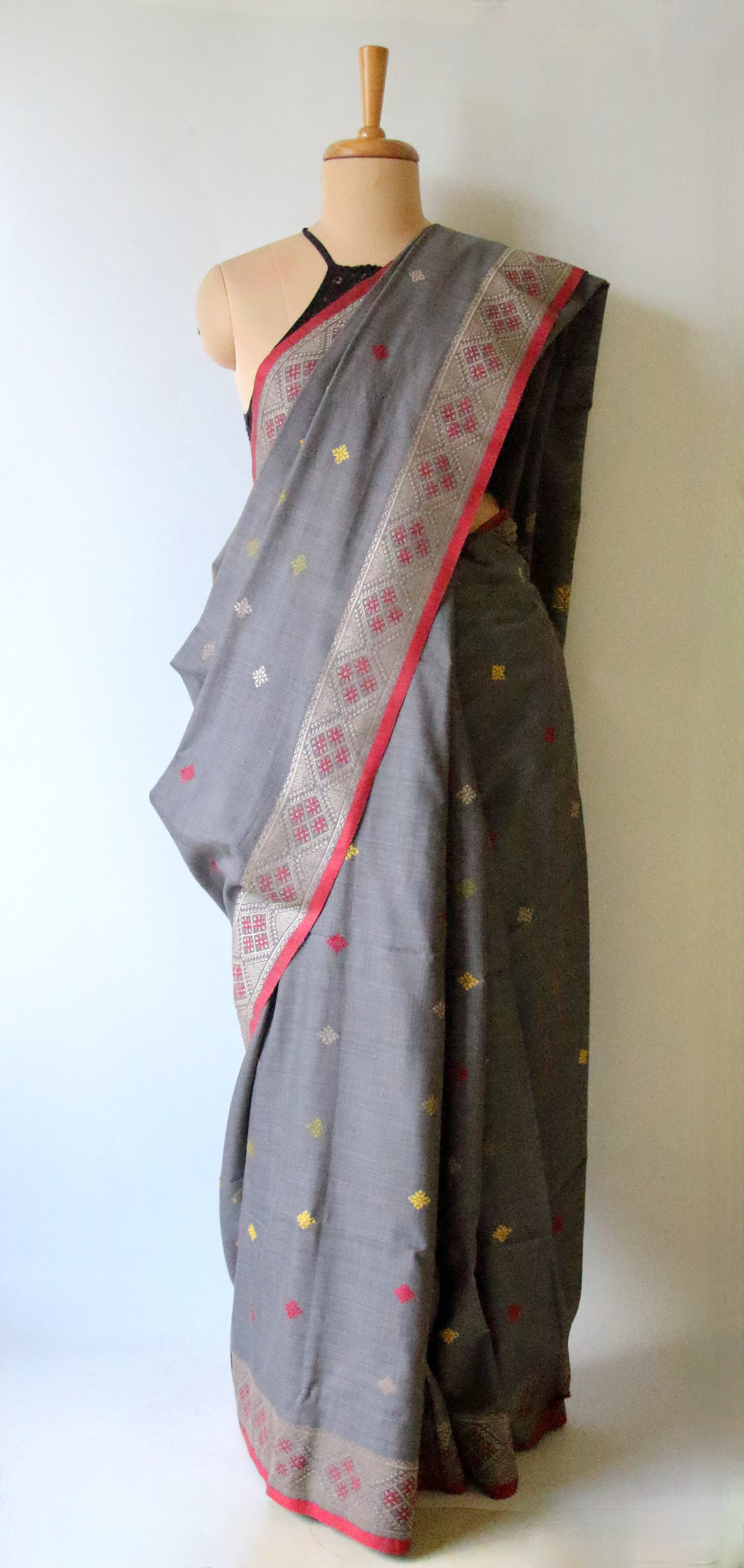 Natural Dyed Grey Handloom Eri Silk  Sari from Assam