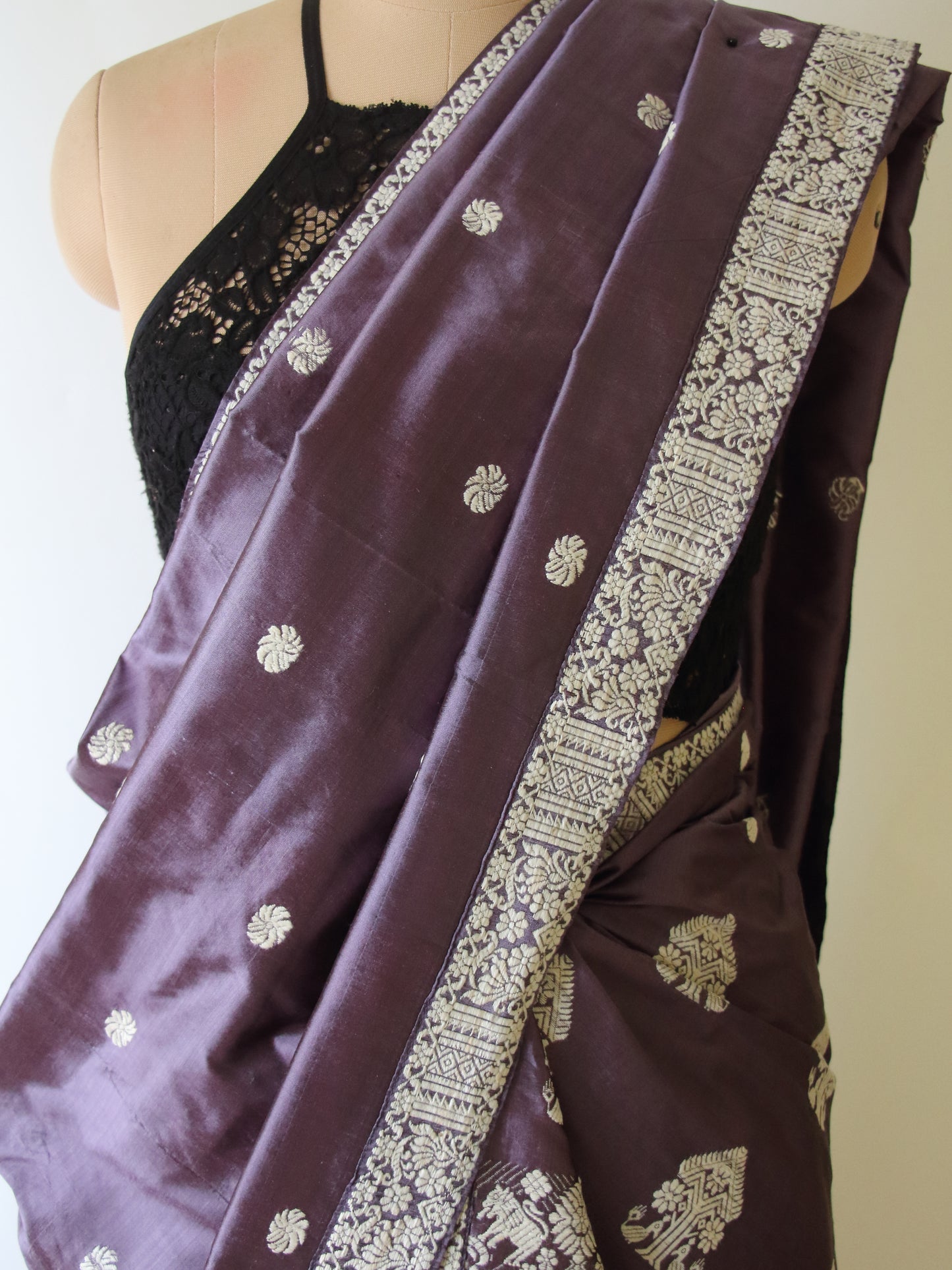 Violet Traditional Handloom Mulberry Silk Mekhla Chador Set
