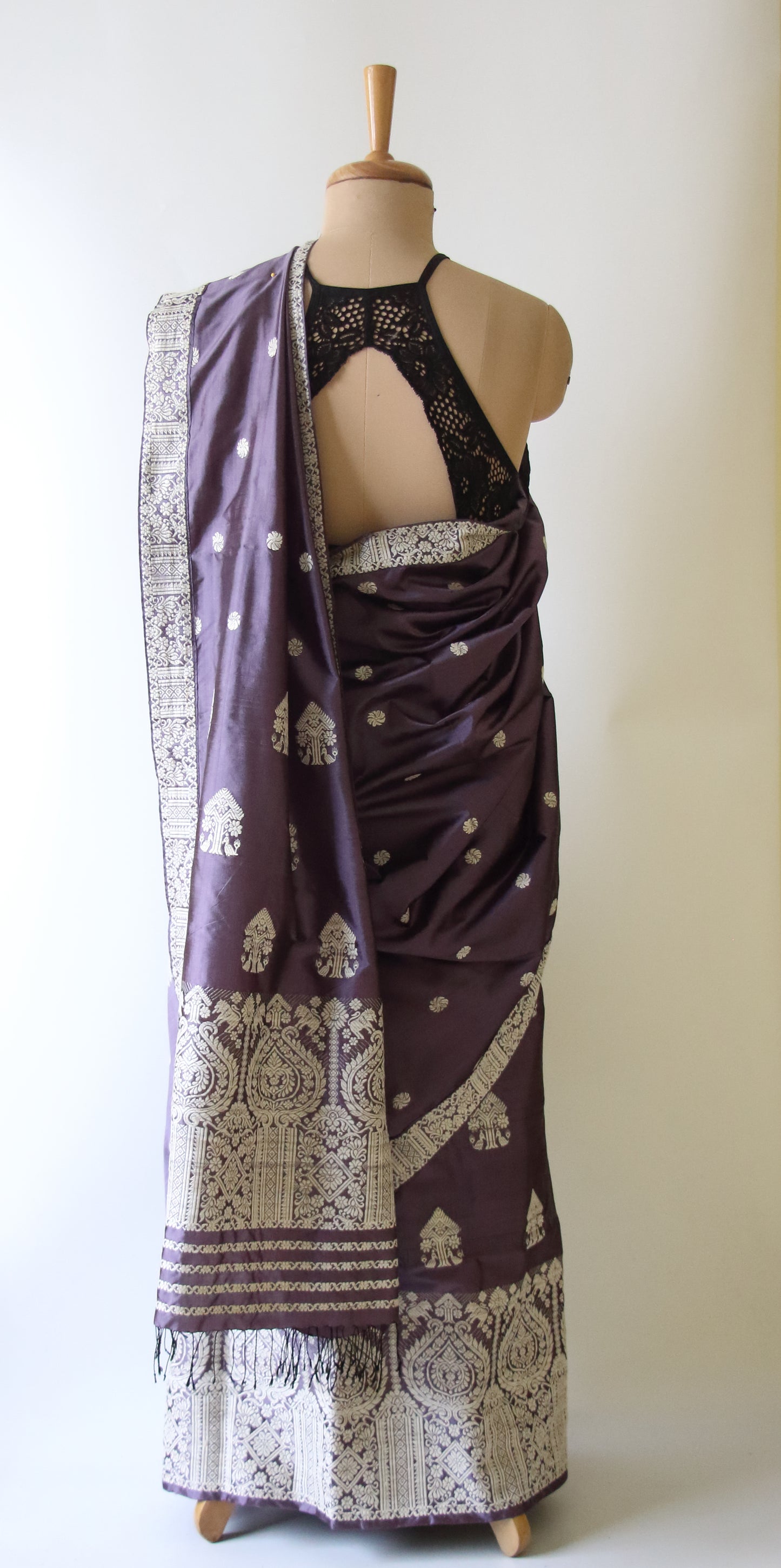 Violet Traditional Handloom Mulberry Silk Mekhla Chador Set
