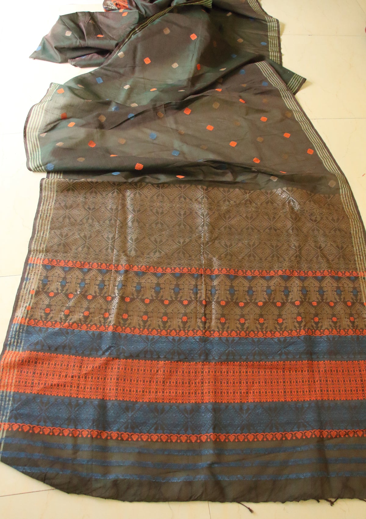 Natural Dyed Two Tone Green Handloom Cotton Silk Saree from Assam